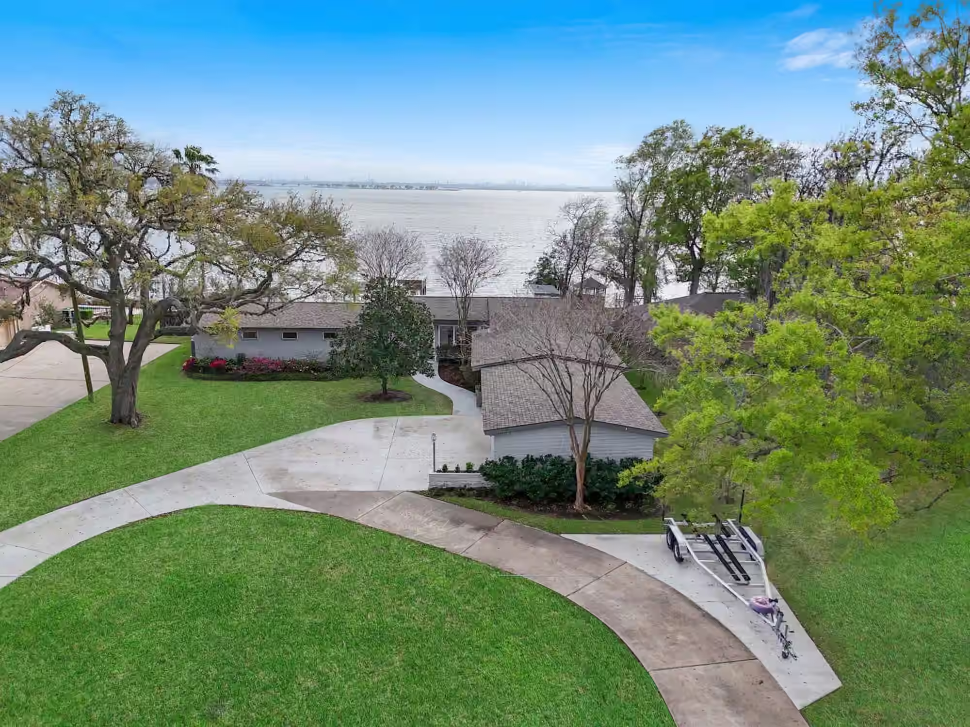 Photo of 138 N Burnett Drive, Baytown, TX 77520