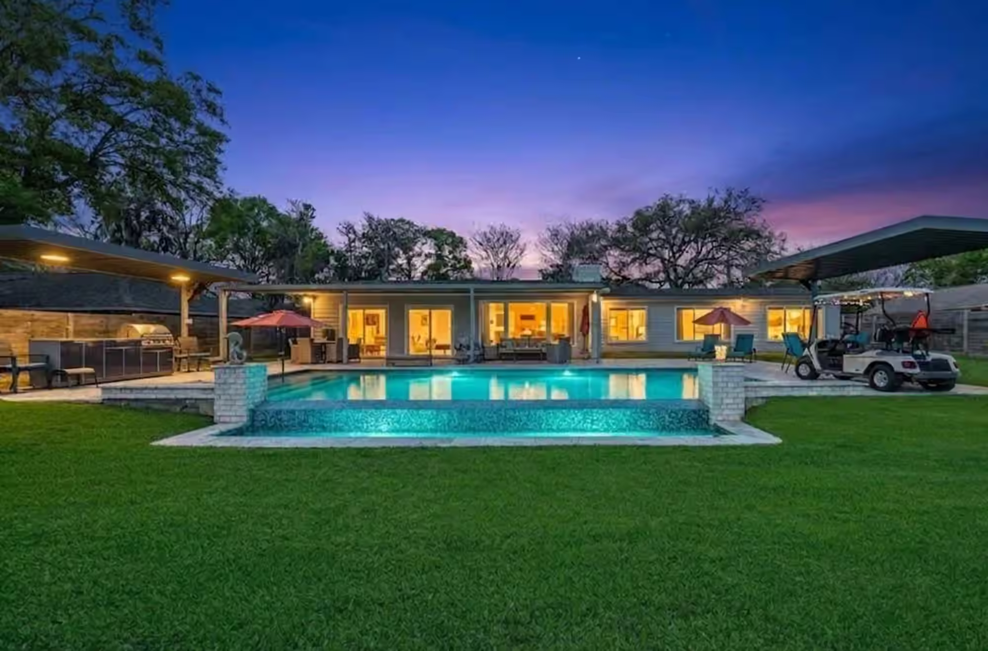 Photo 2 of 138 N Burnett Drive, Baytown, TX