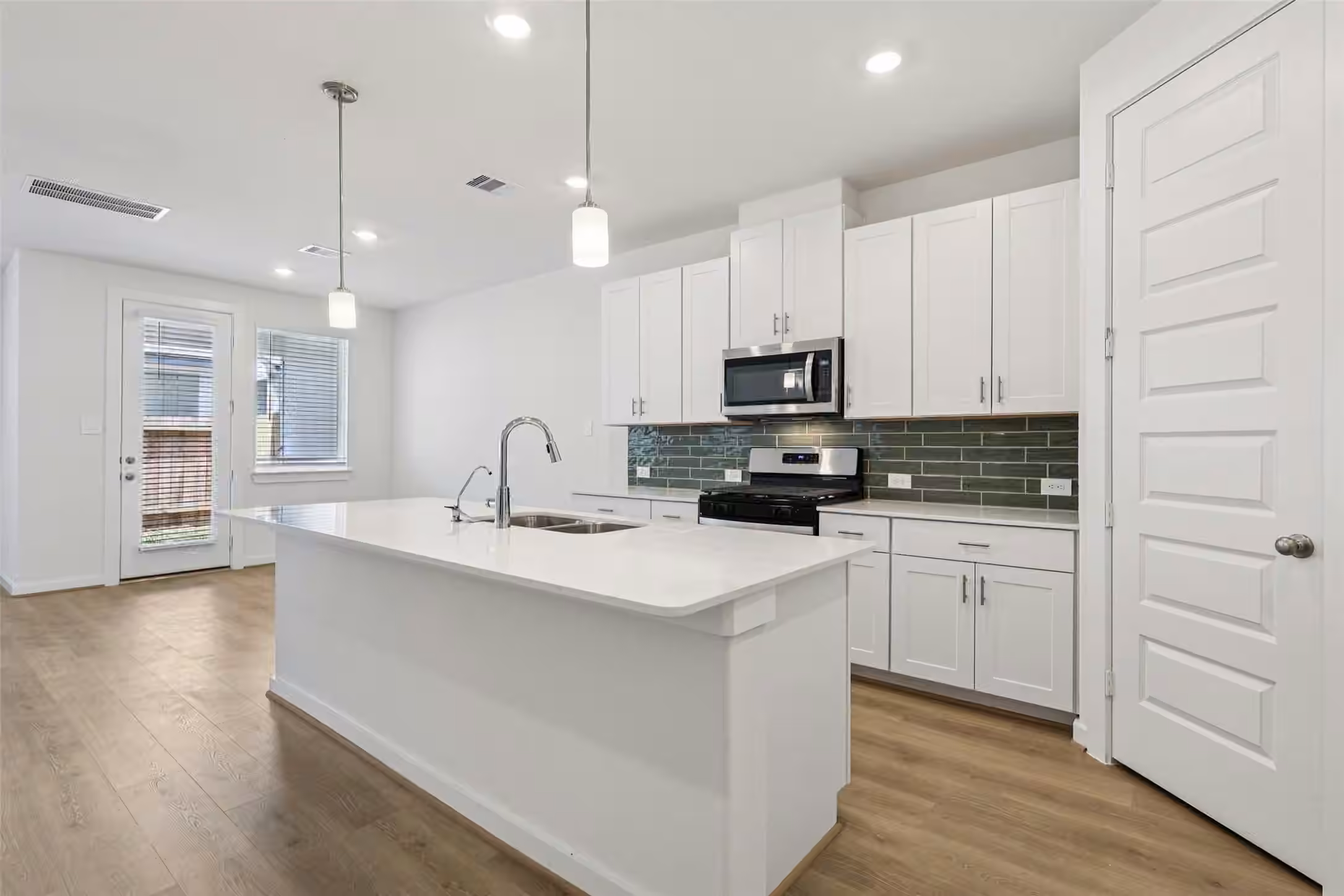 Photo 2 of 2156 Blue Heron Drive, Kemah, TX