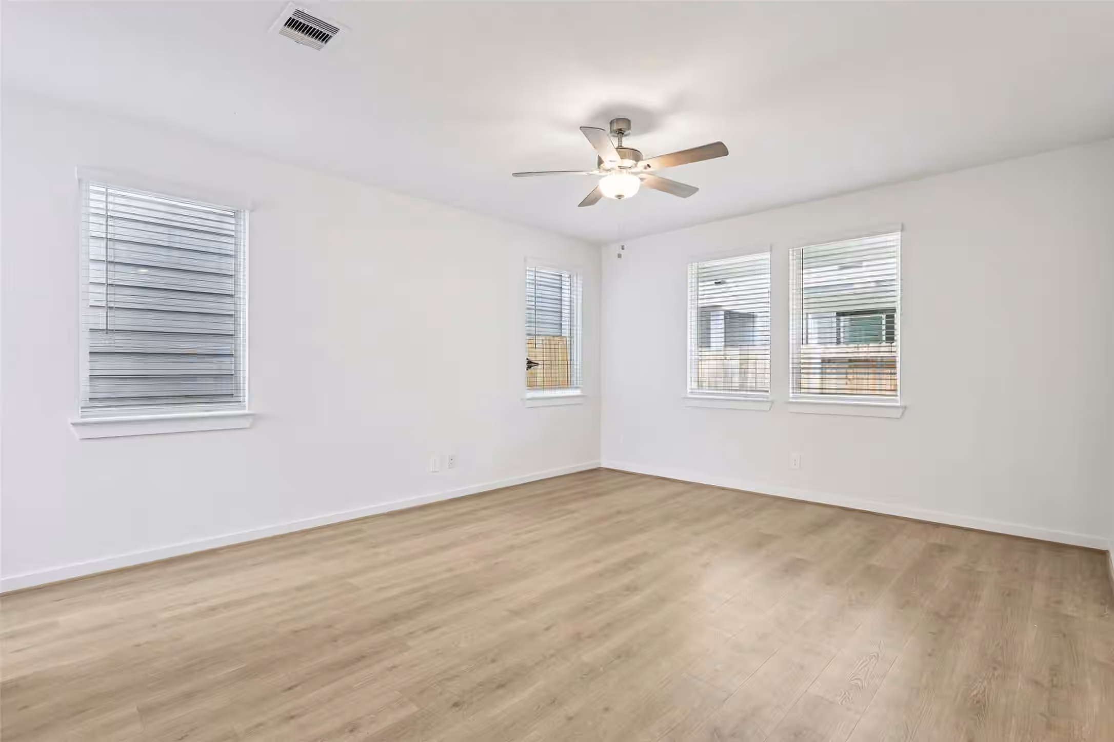 Photo 4 of 2156 Blue Heron Drive, Kemah, TX