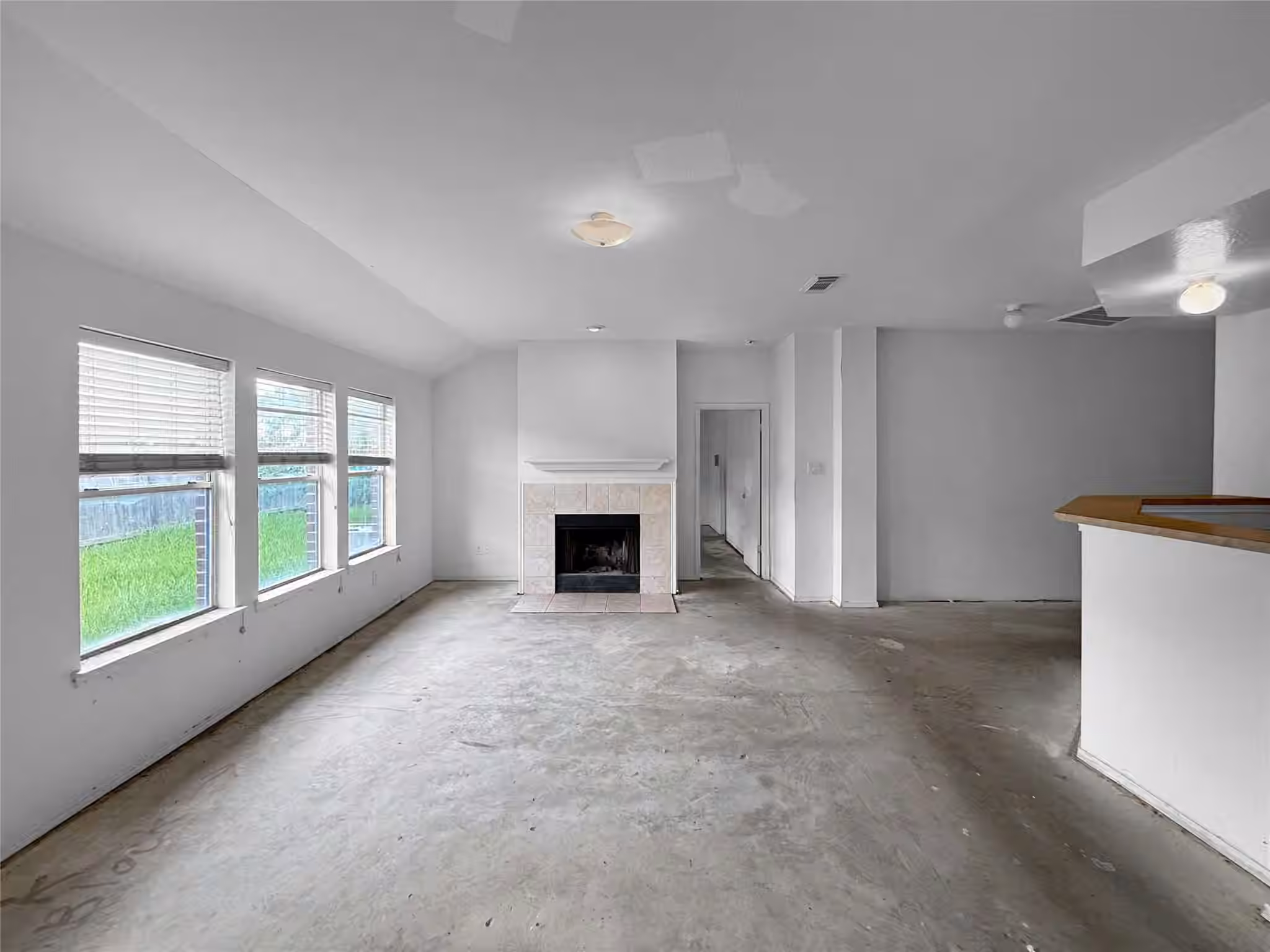 Photo 5 of 13911 Honey Bee Court, Houston, TX