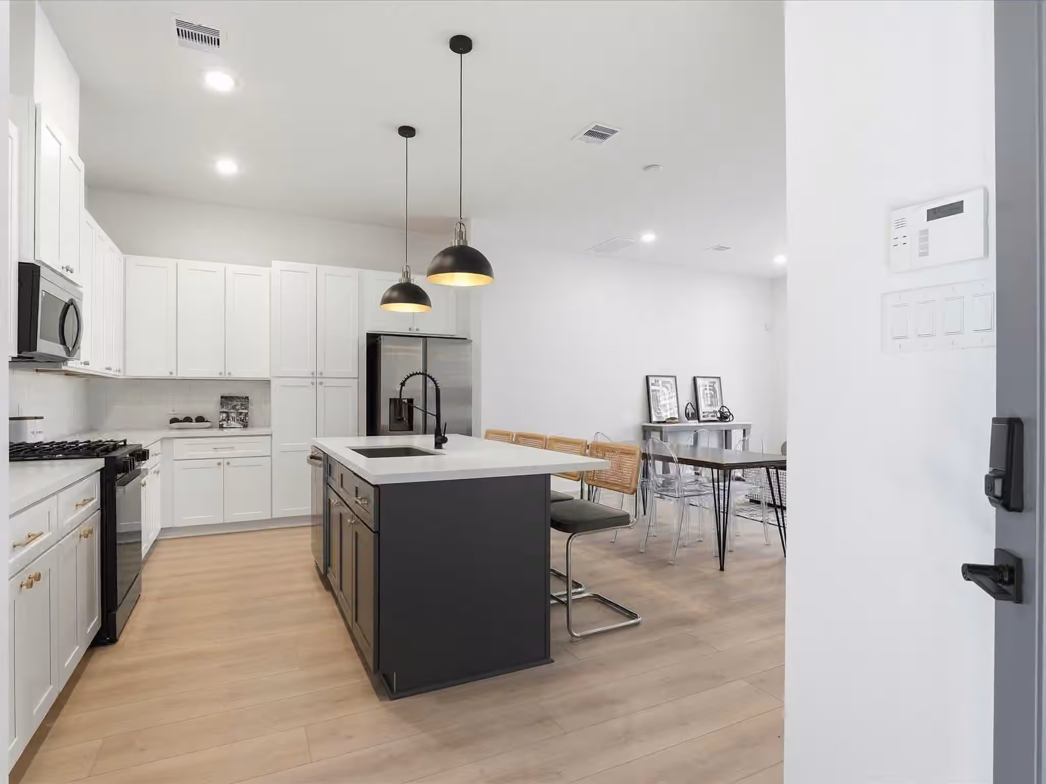 Photo 4 of 1014 Upside Wheatley Lane, Houston, TX