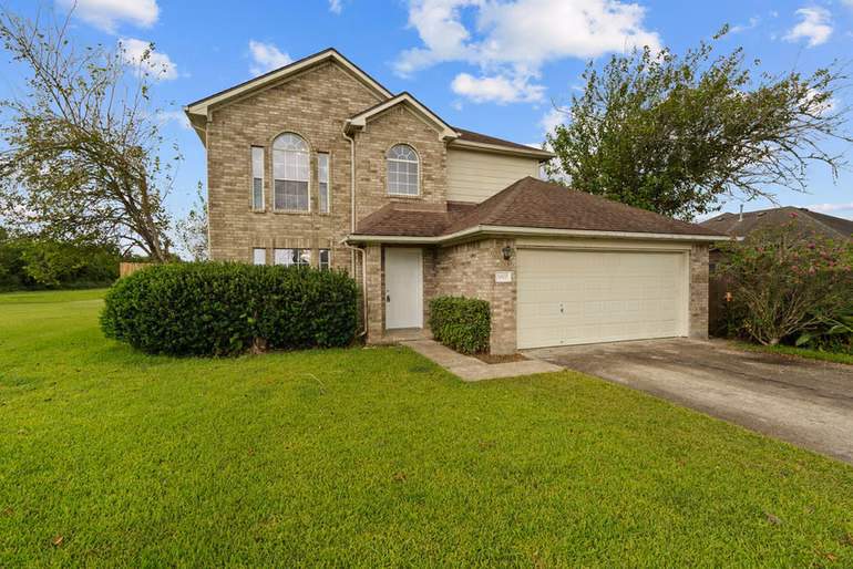 Photo of 5800 Winding Brook Drive, Dickinson, TX 77539