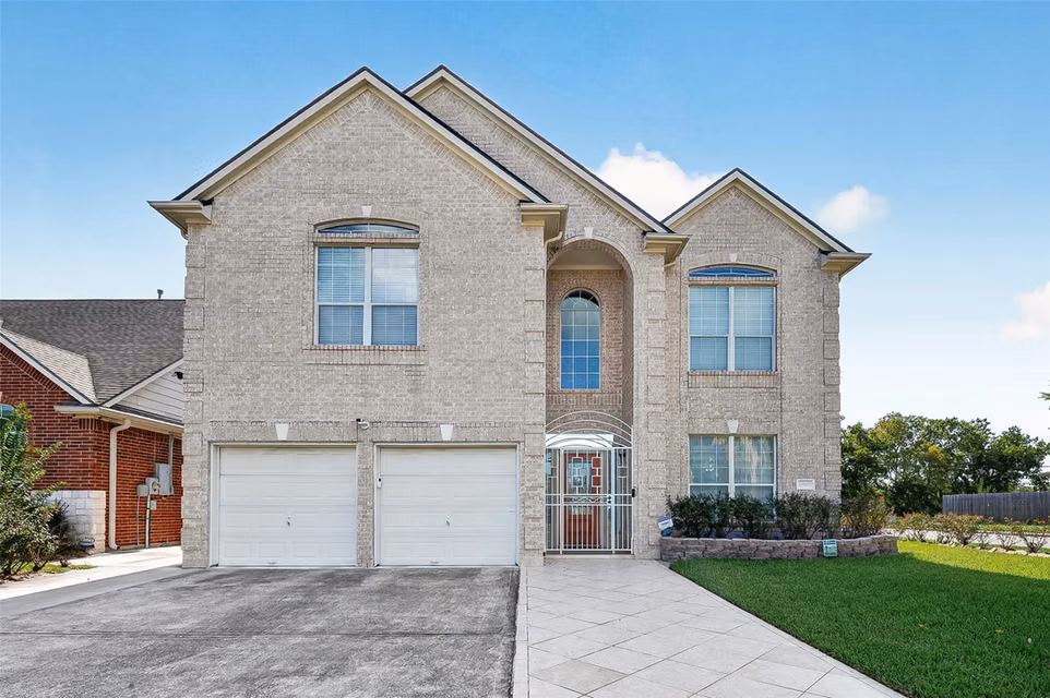 Photo 2 of 10102 Lizette Court, Houston, TX