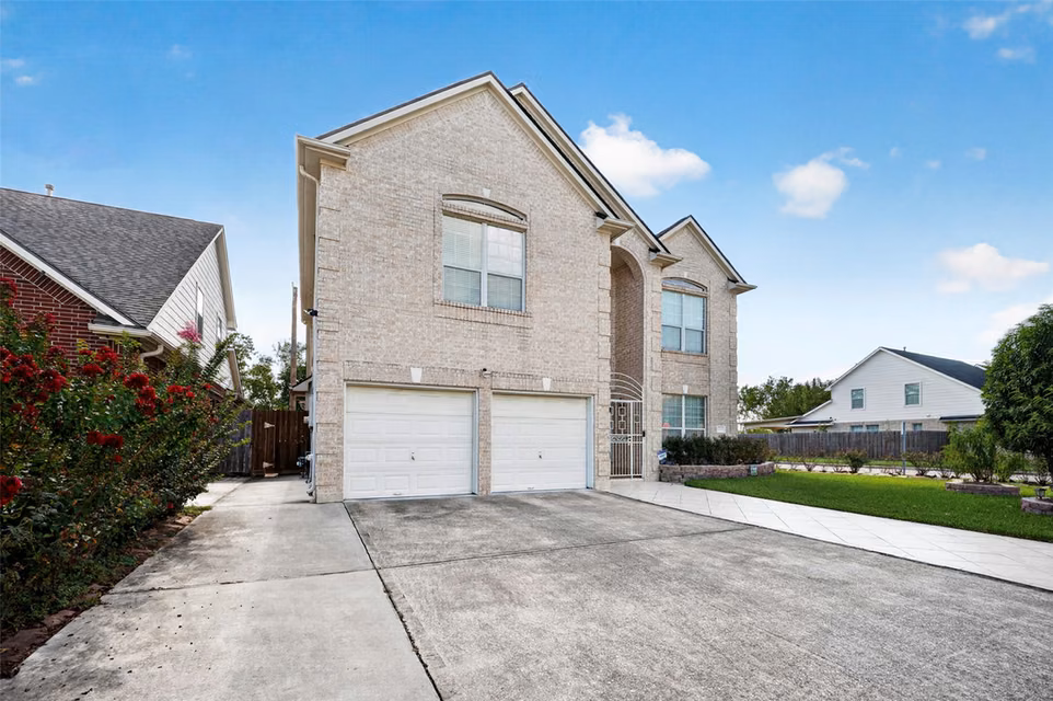 Photo 4 of 10102 Lizette Court, Houston, TX