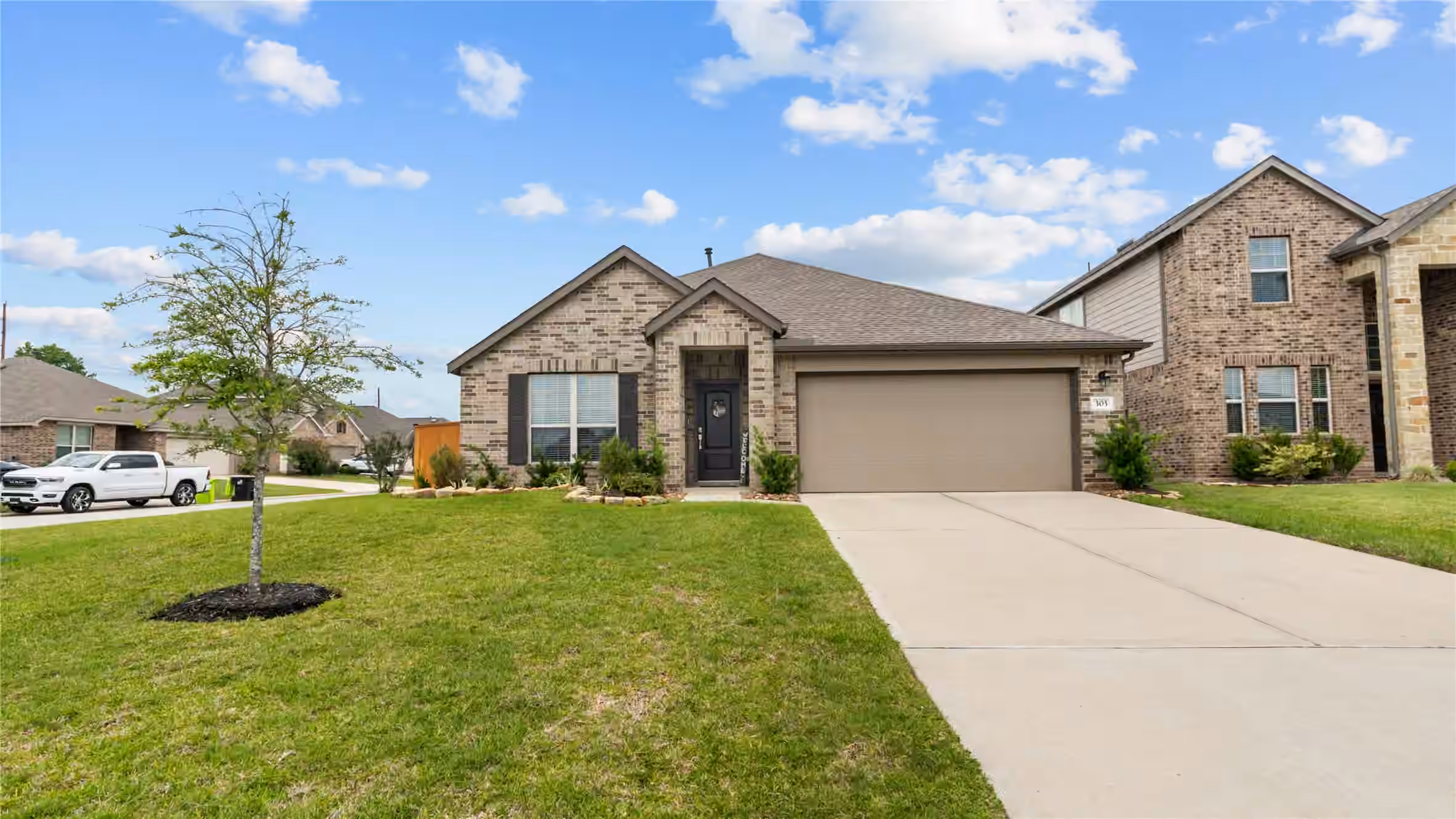Photo of 303 Stablebrook Street, Magnolia, TX 77354