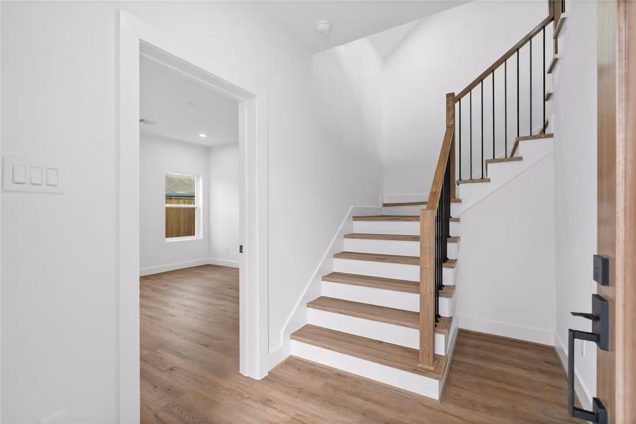 Photo 6 of 826 Curtin Street D, Houston, TX