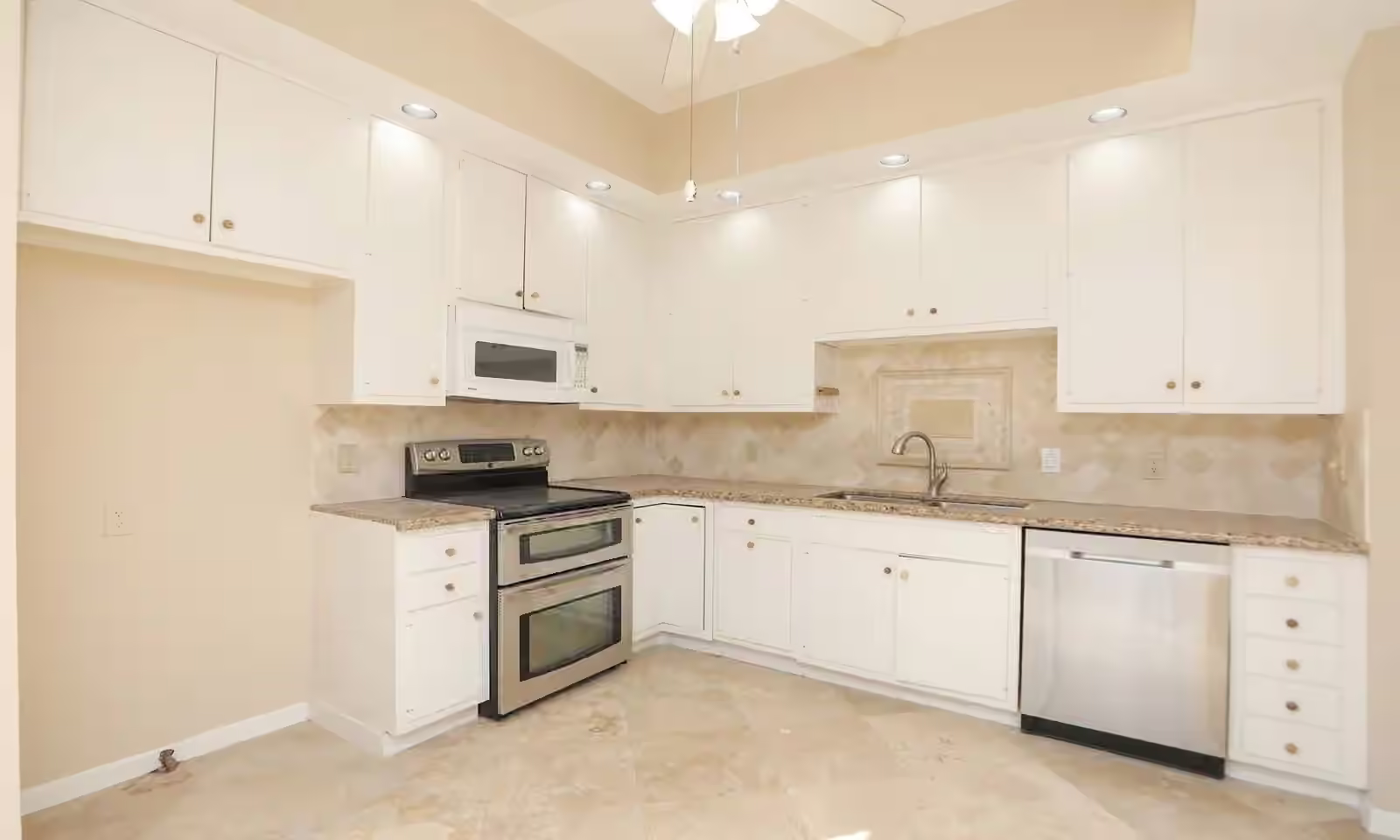 Photo 7 of 6000 Sugar Hill Drive 9, Houston, TX