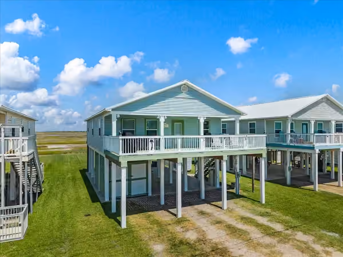 Photo 4 of 2927 Blue Water Highway, Surfside Beach, TX