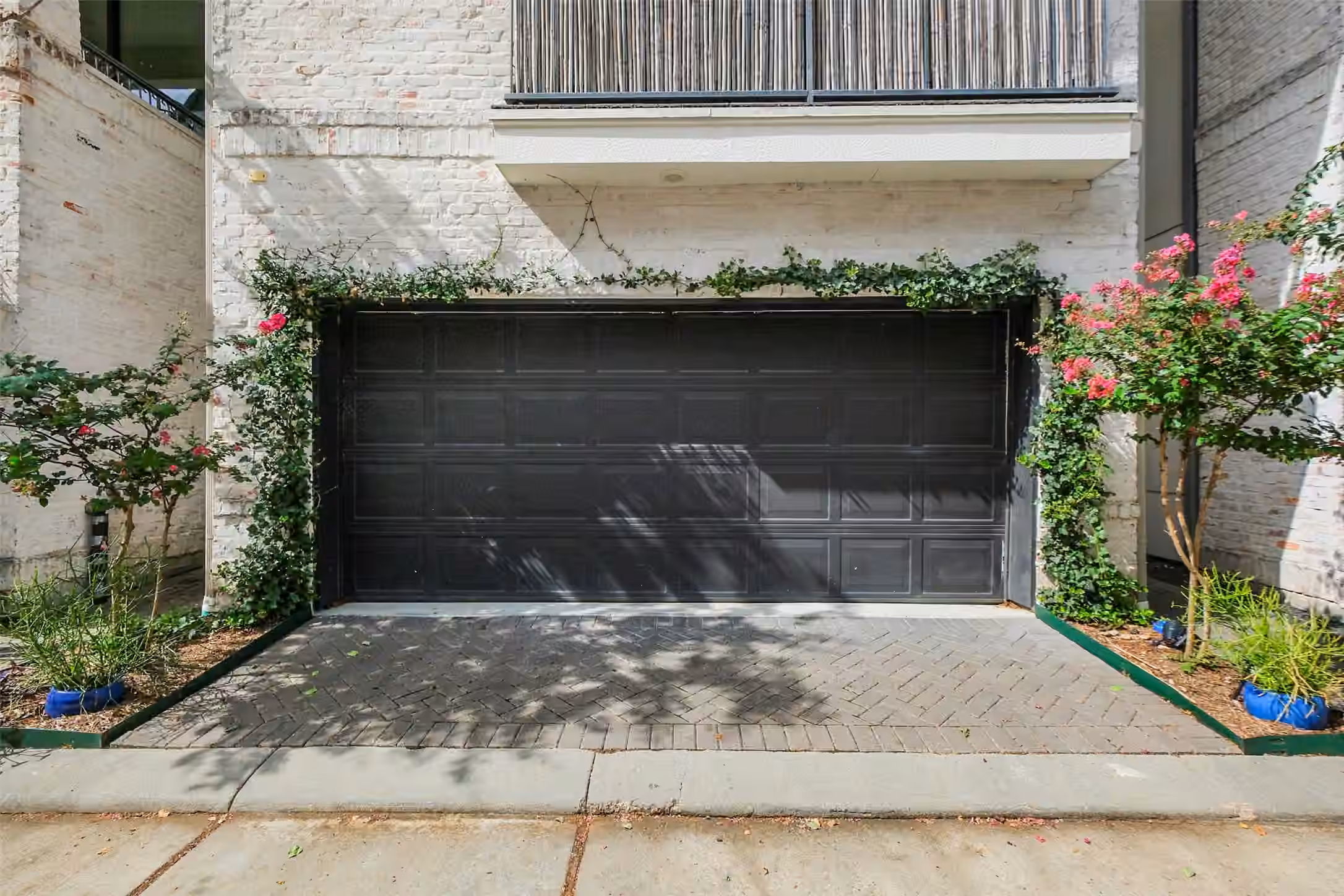 Photo 2 of 4010 University Grove Street, Houston, TX