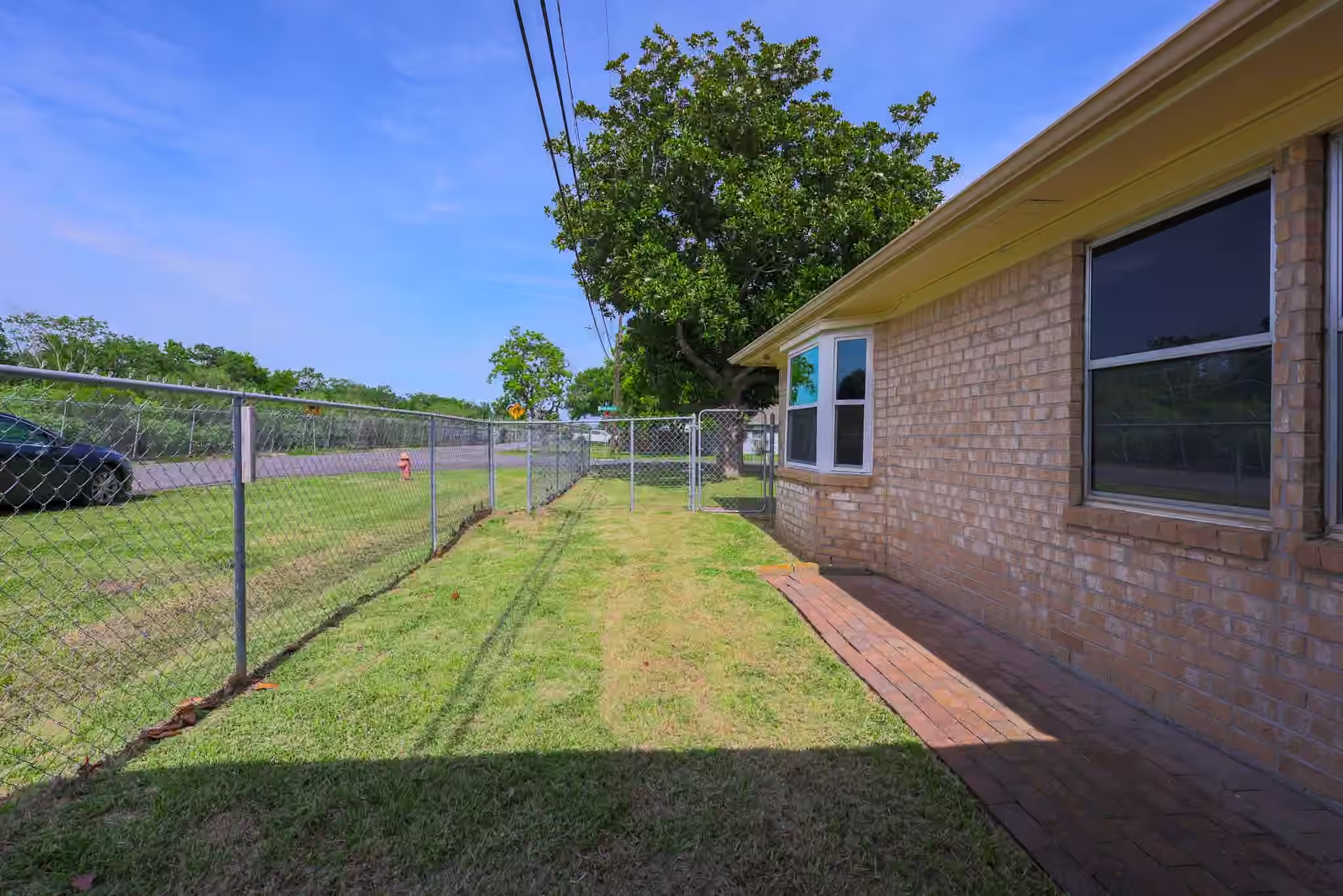 Photo 3 of 4702 Geraldine Street, Seabrook, TX
