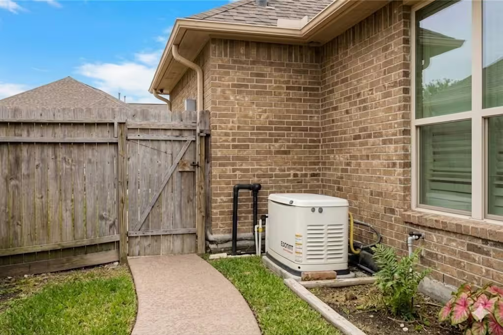 Photo 5 of 3317 Oak Dale Way, Seabrook, TX