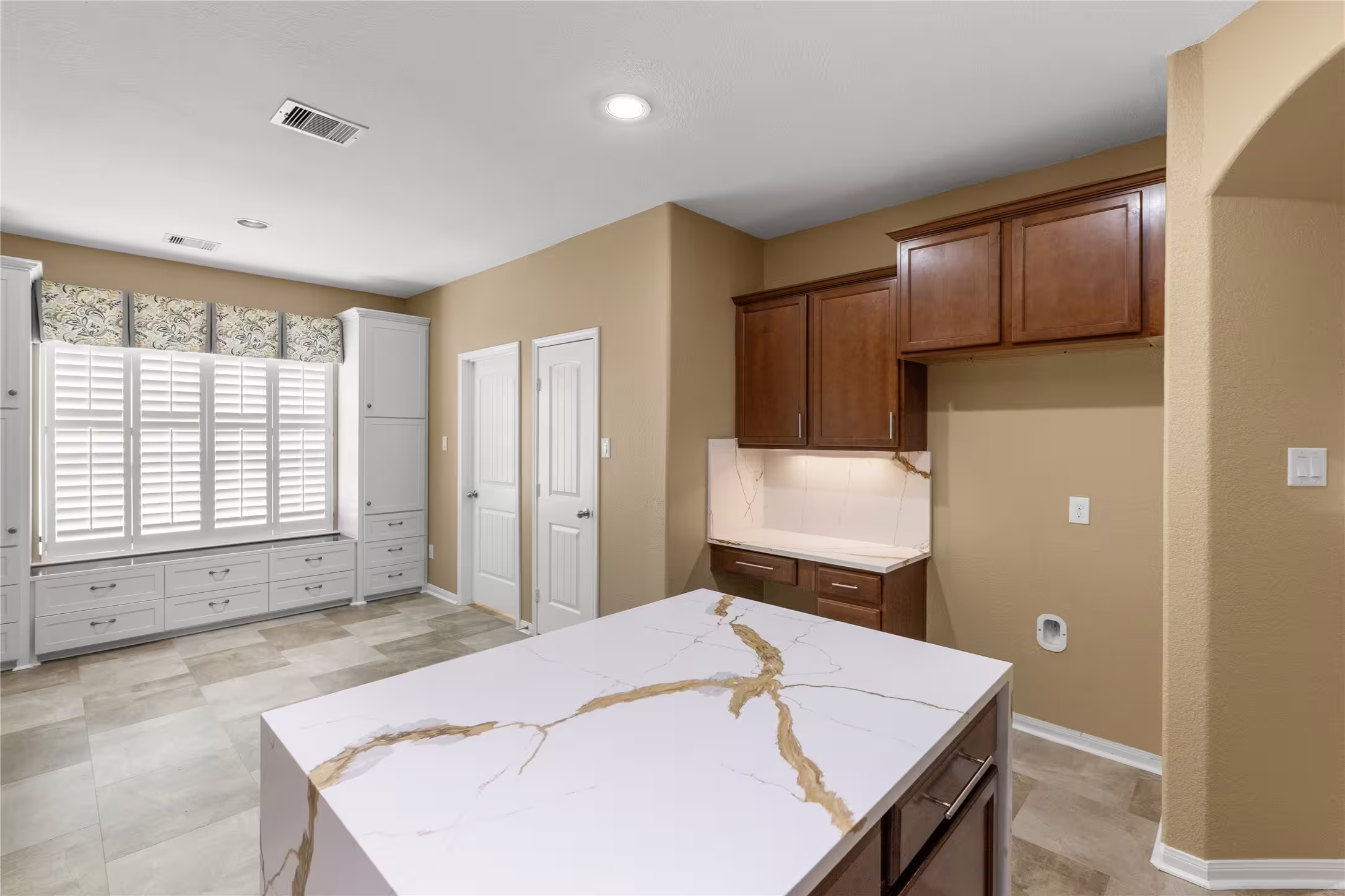 Photo 7 of 3317 Oak Dale Way, Seabrook, TX