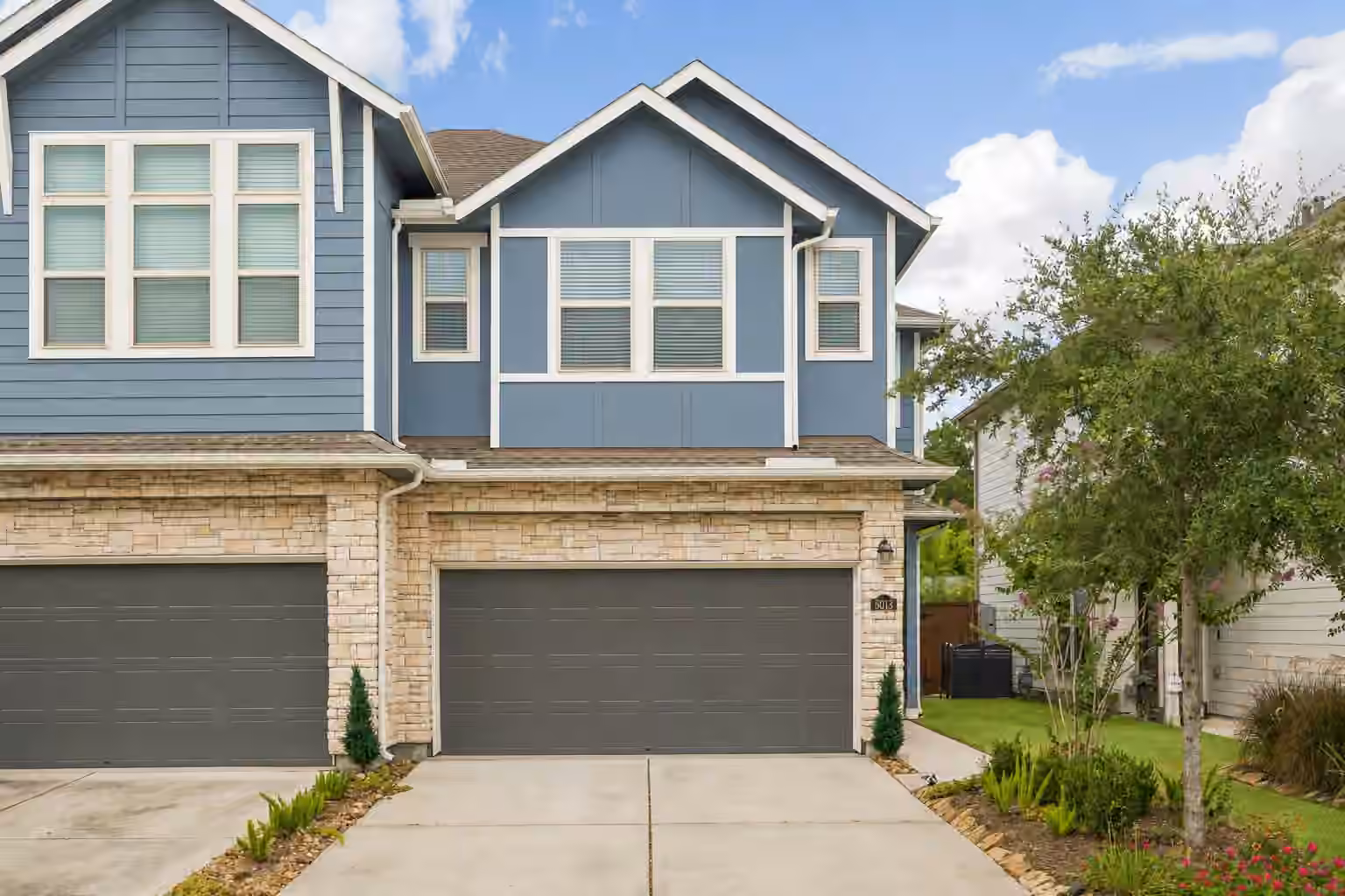 Photo 2 of 5013 Lehman Oaks Drive, Houston, TX