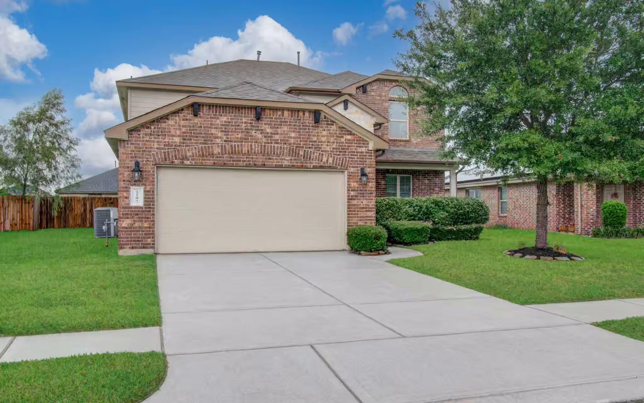 Photo 2 of 2207 Manchester Crossing Drive, Fresno, TX