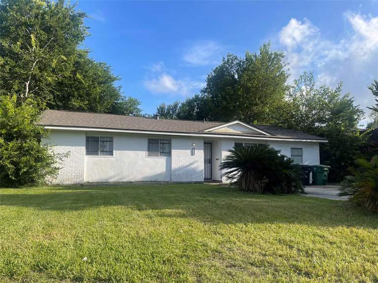 Photo of 5250 Dumore Drive, Houston, TX 77048