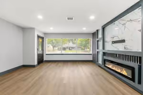 Photo 7 of 6058 Lyndhurst Drive, Houston, TX