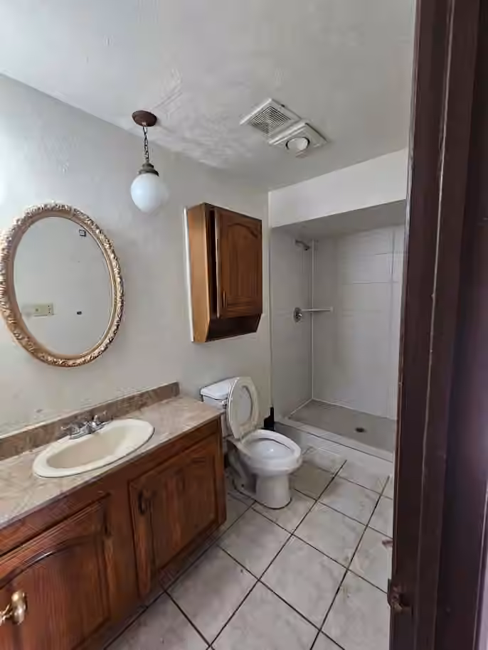 Photo 5 of 5643 Condon Lane, Houston, TX