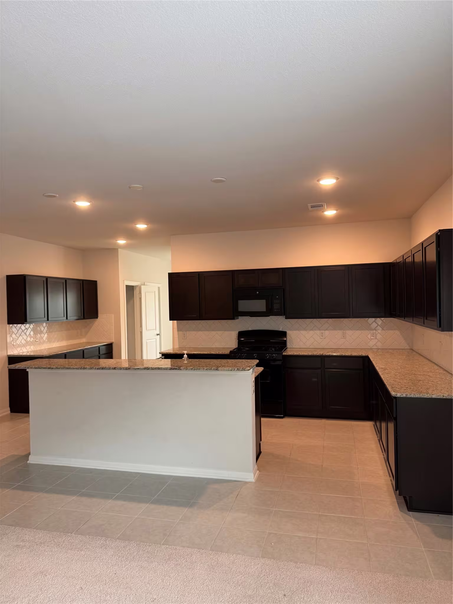 Photo 2 of 13301 Villa Sola Drive, La Marque, TX