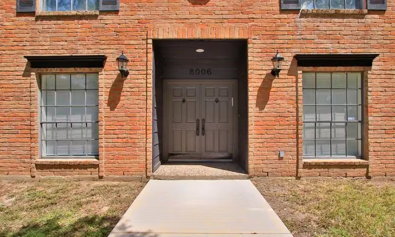 Photo 4 of 8006 Albin Lane, Houston, TX