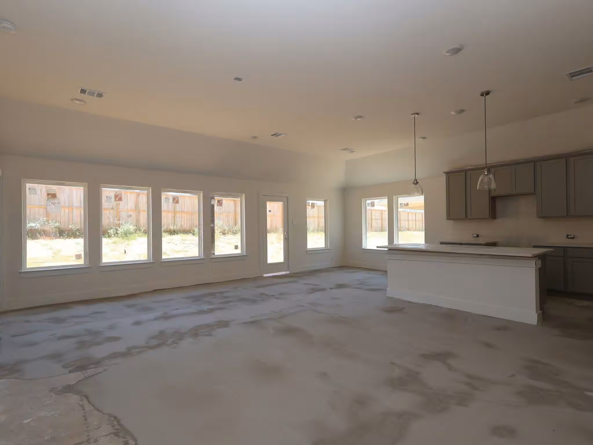 Photo 4 of 10591 Annex Avenue, Montgomery, TX