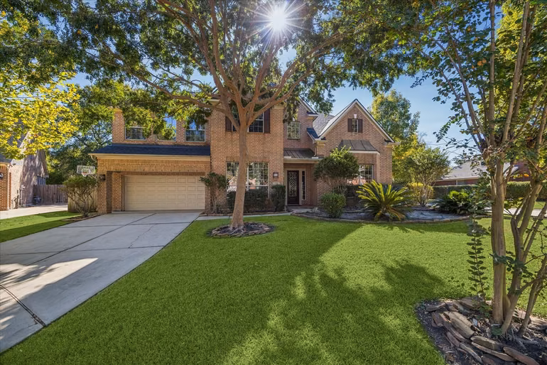 Photo 5 of 6014 Shady Alcove Court, Kingwood, TX