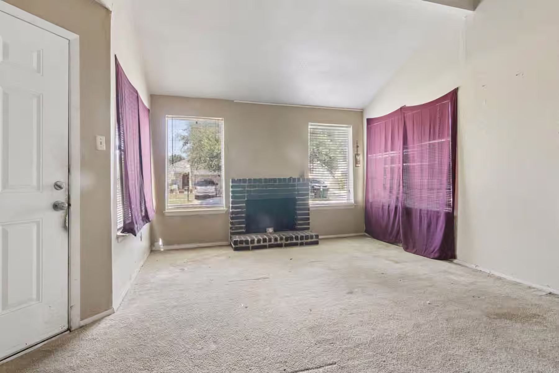Photo 4 of 7610 Log Cradle Drive, Houston, TX
