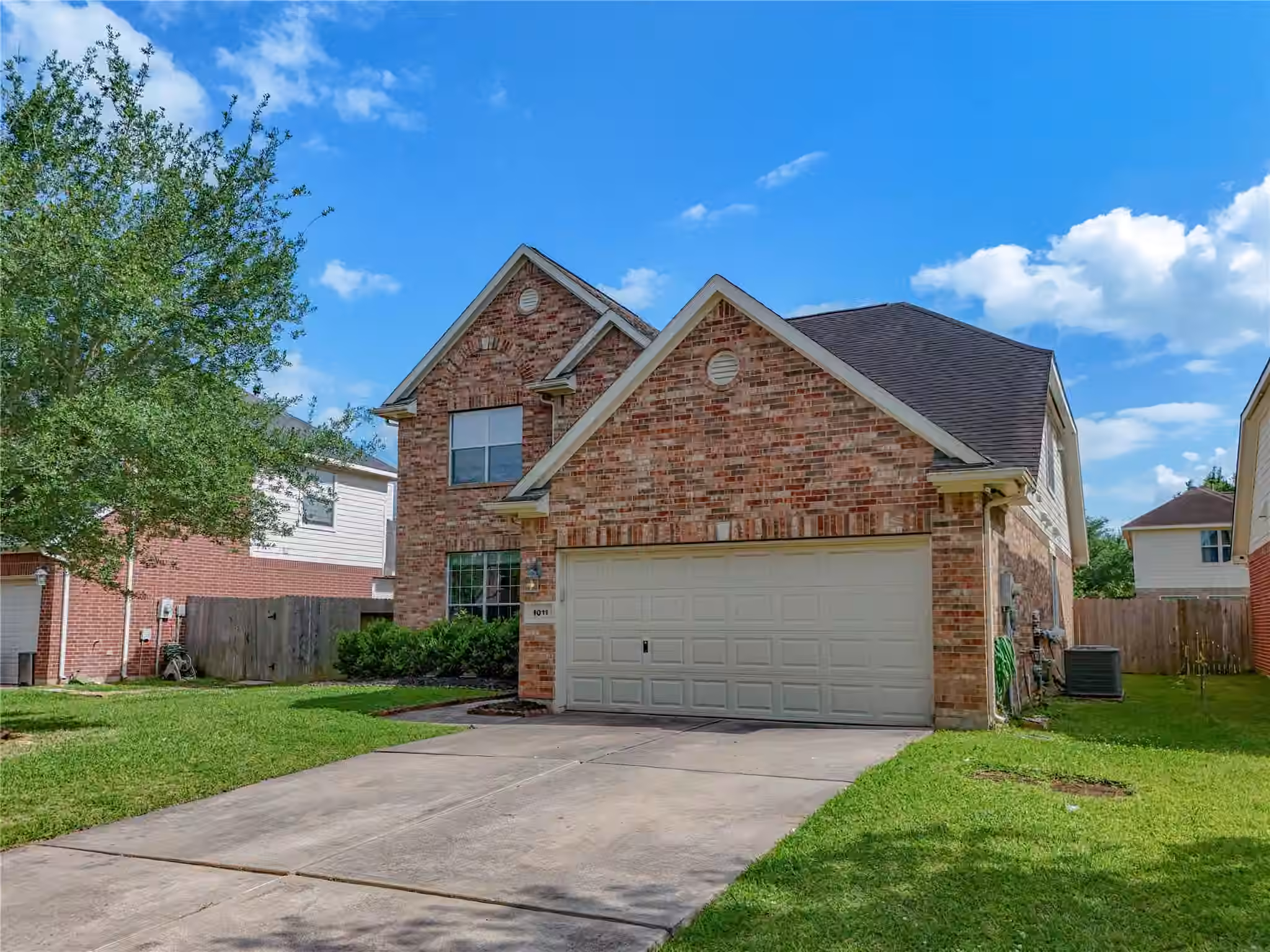 Photo of 1011 Jasons Bend Drive, Sugar Land, TX