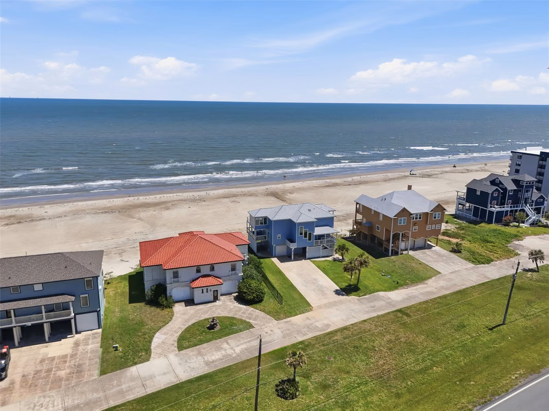 Photo 4 of 11851 Sunbather Lane, Galveston, TX