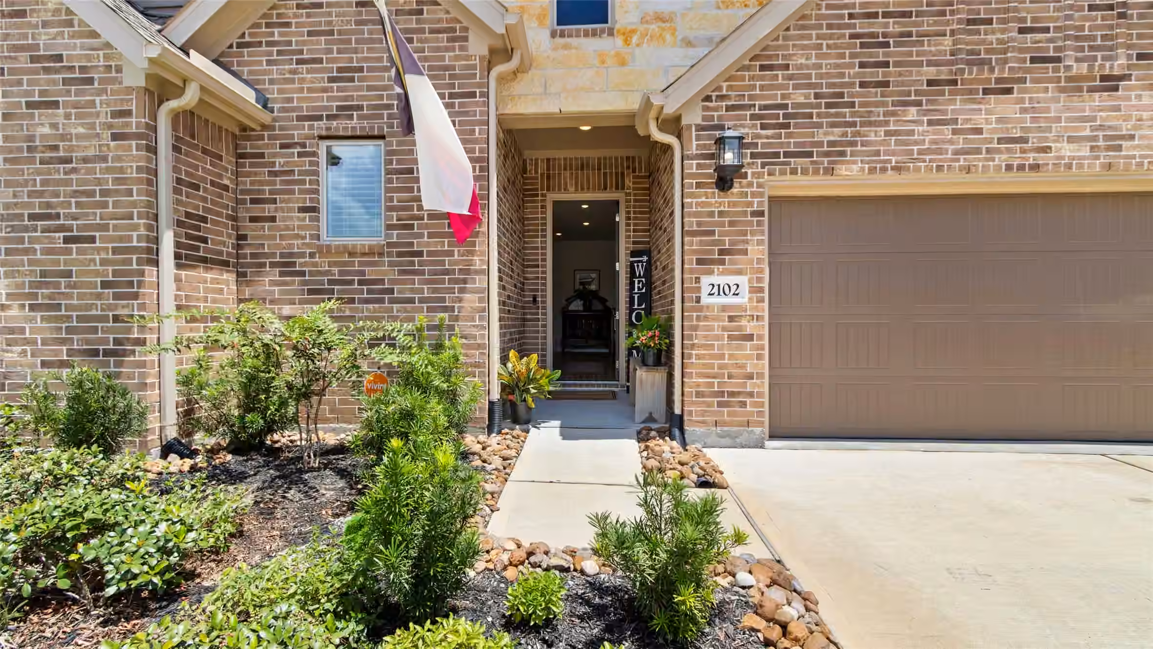 Photo 2 of 2102 Woodside Meadow Court, League City, TX