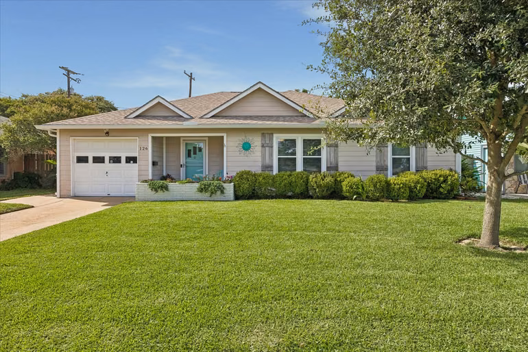 Photo of 126 Dolphin, Galveston, TX