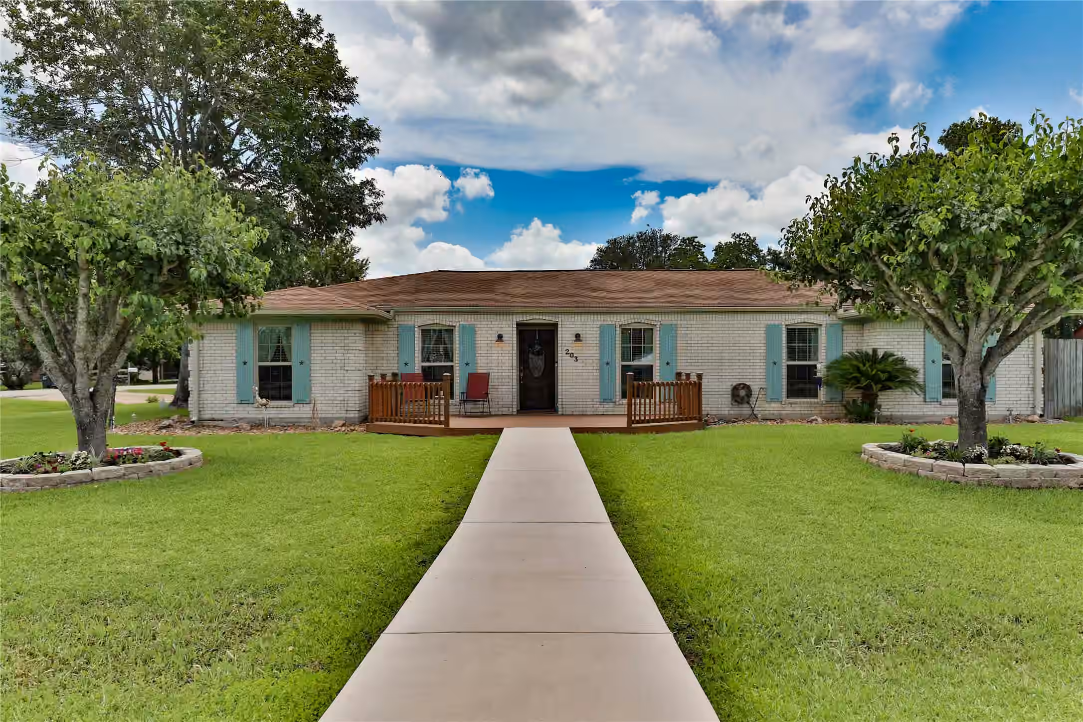 Photo 2 of 203 Tamarind Street, Lake Jackson, TX