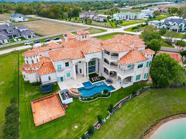 Photo 3 of 41 Cadence Court, Richmond, TX