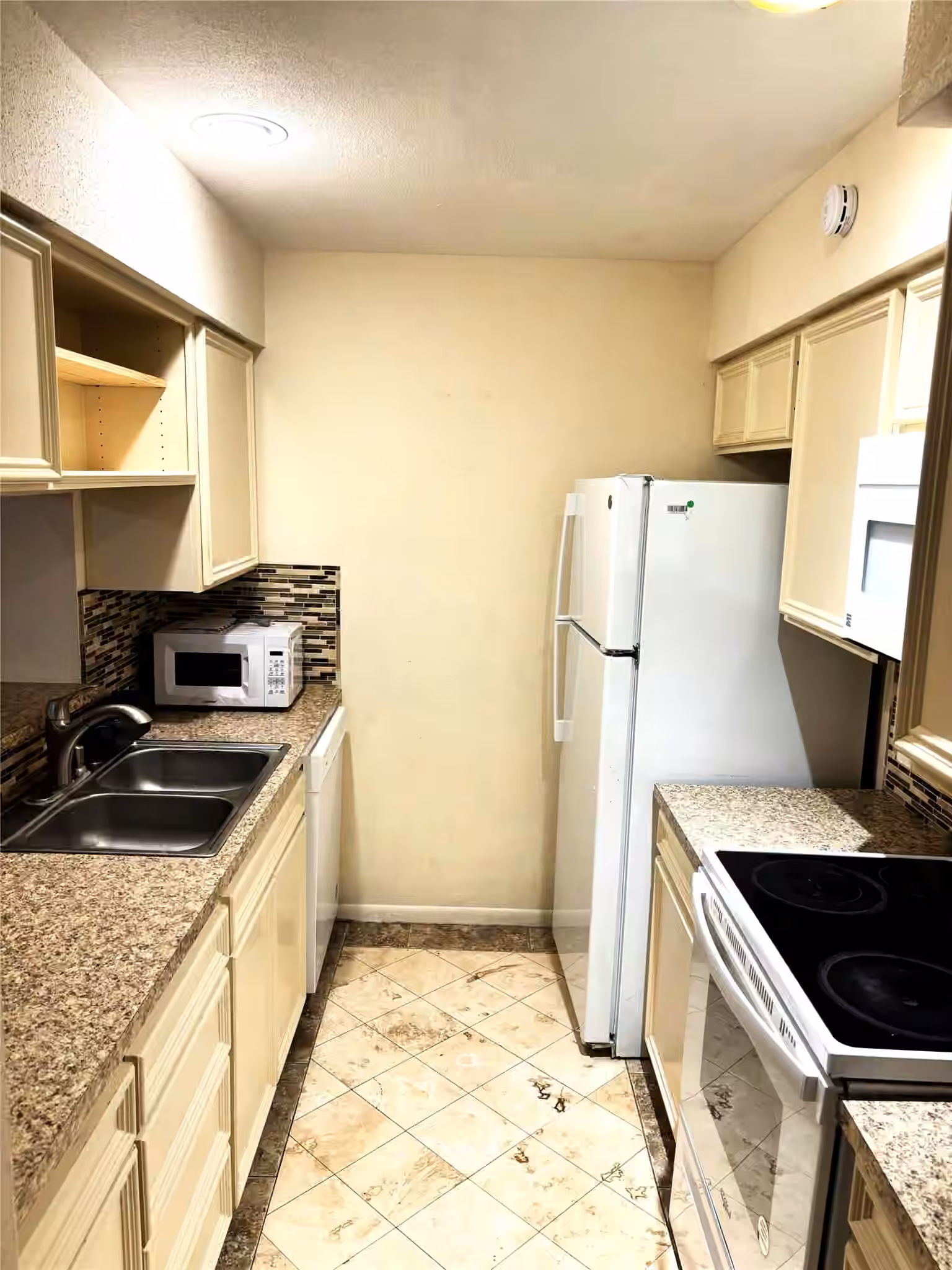 Photo 7 of 3025 Walnut Bend Lane 31, Houston, TX