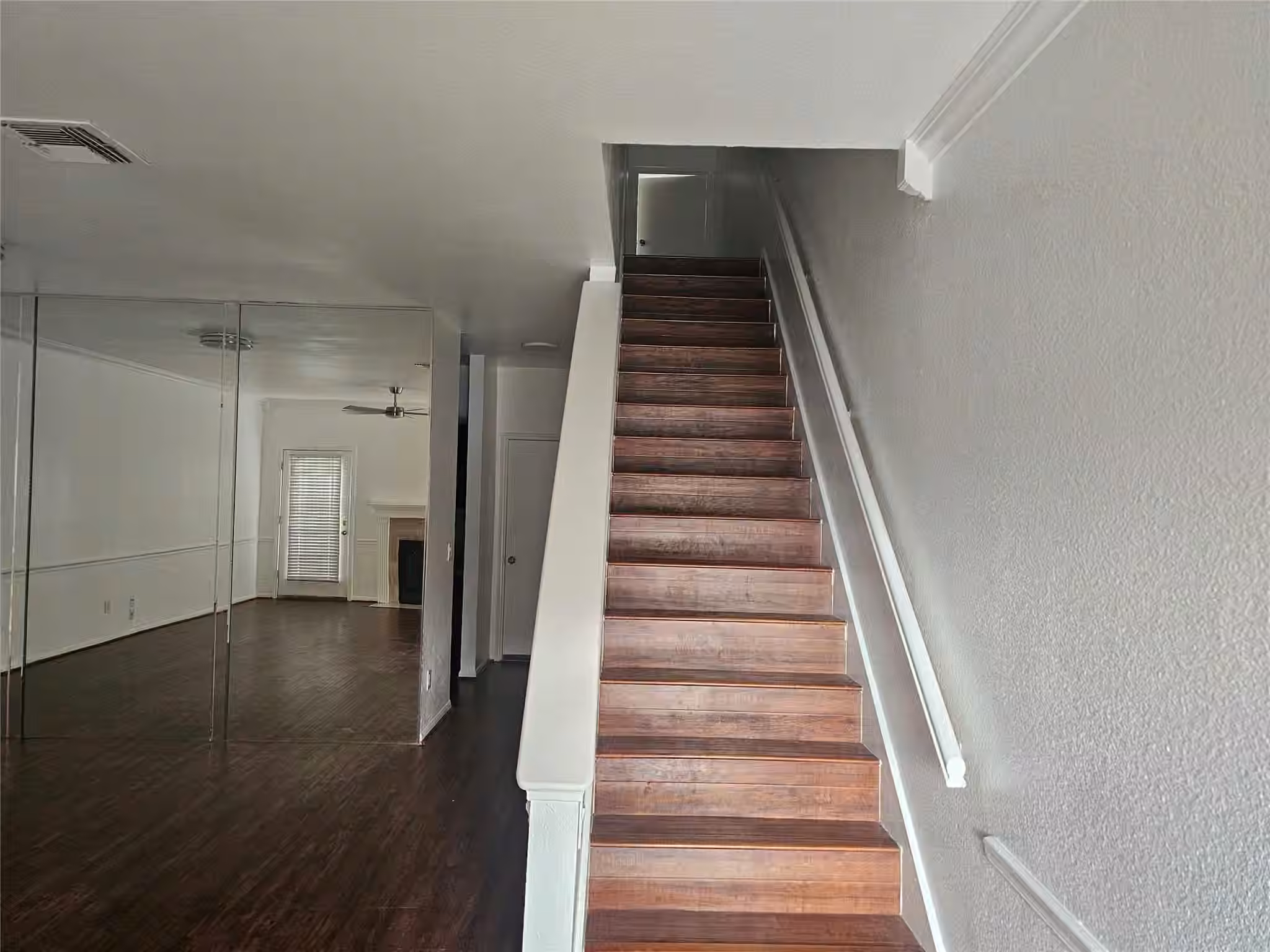 Photo 5 of 6000 Reims Road 2003, Houston, TX