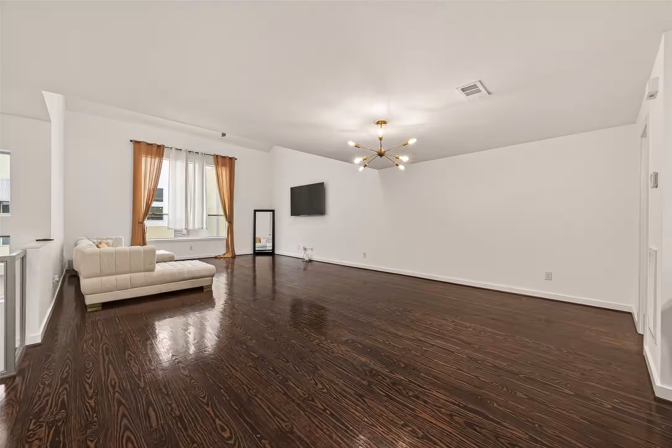 Photo 2 of 417 Meadow Street, Houston, TX