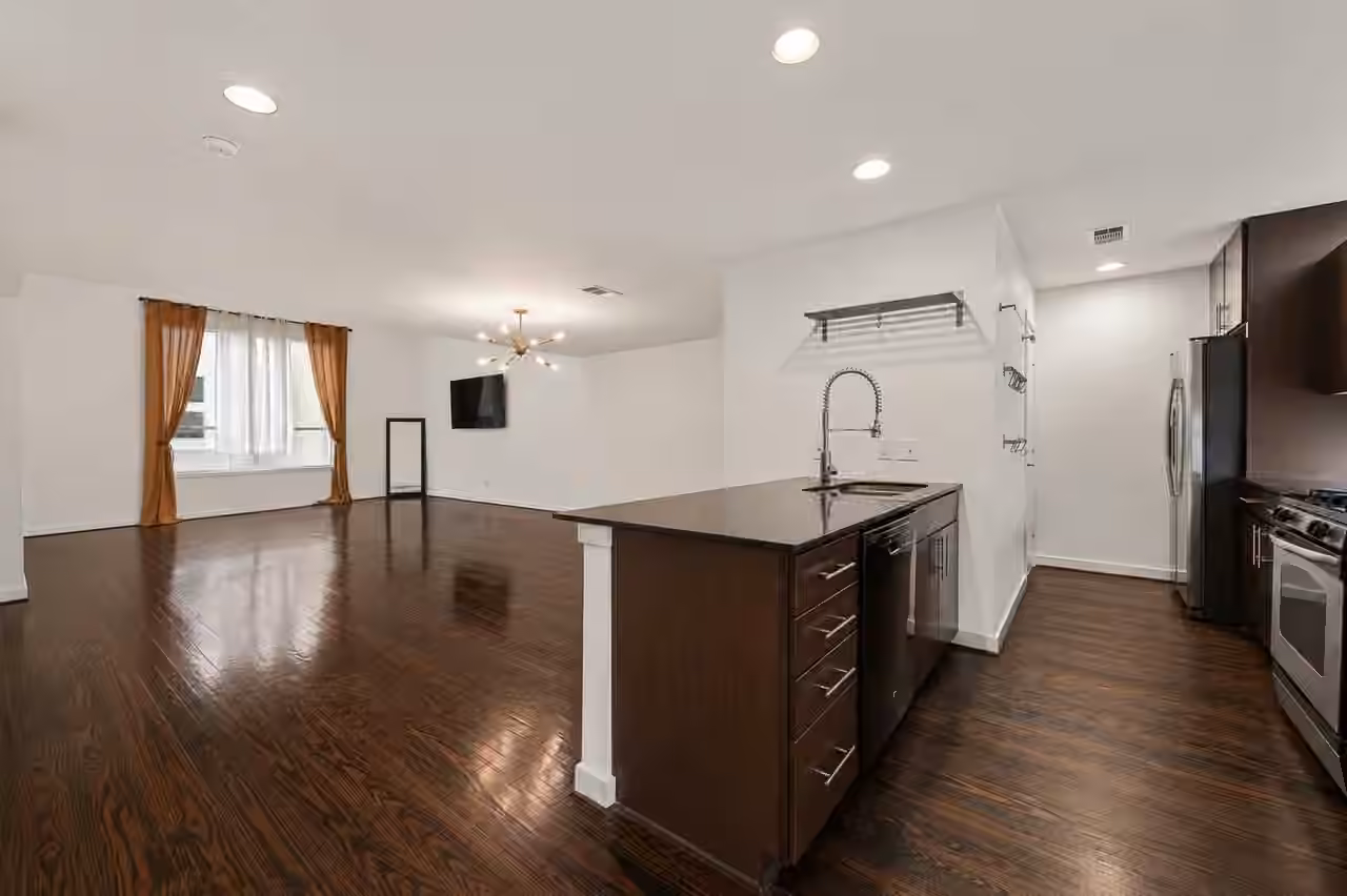 Photo 7 of 417 Meadow Street, Houston, TX