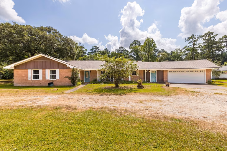 Photo of 536 Wallisville Road, Liberty, TX