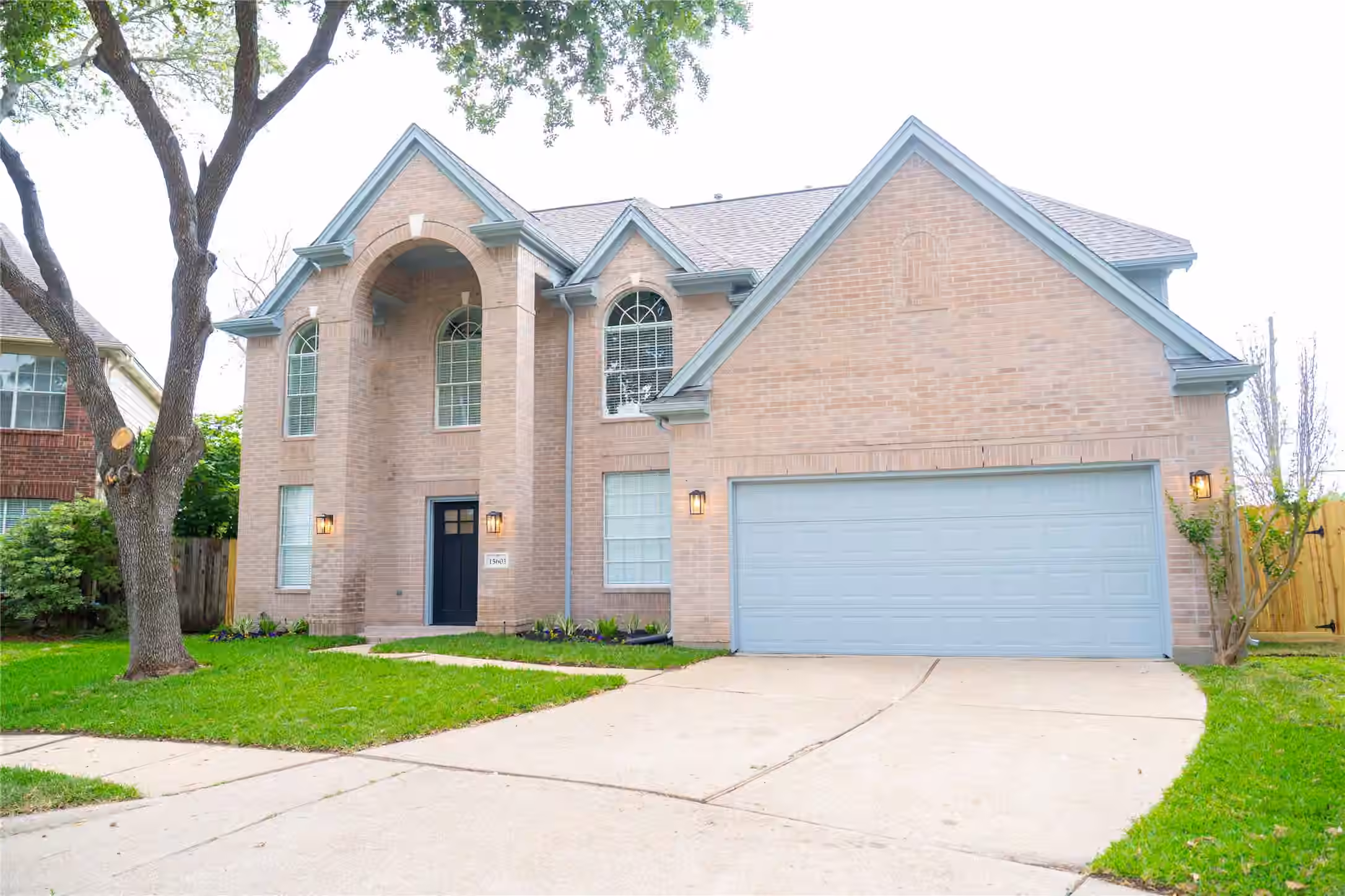Photo 2 of 15603 Edgemere Ct Court, Sugar Land, TX