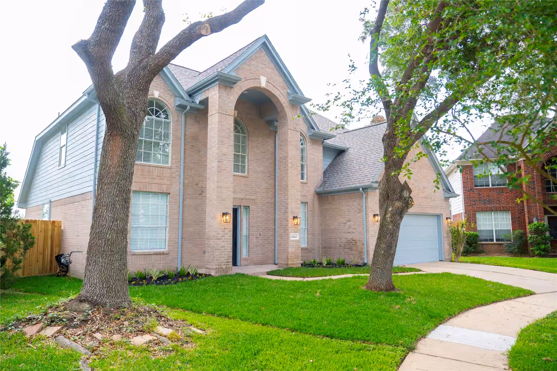 Photo 3 of 15603 Edgemere Ct Court, Sugar Land, TX