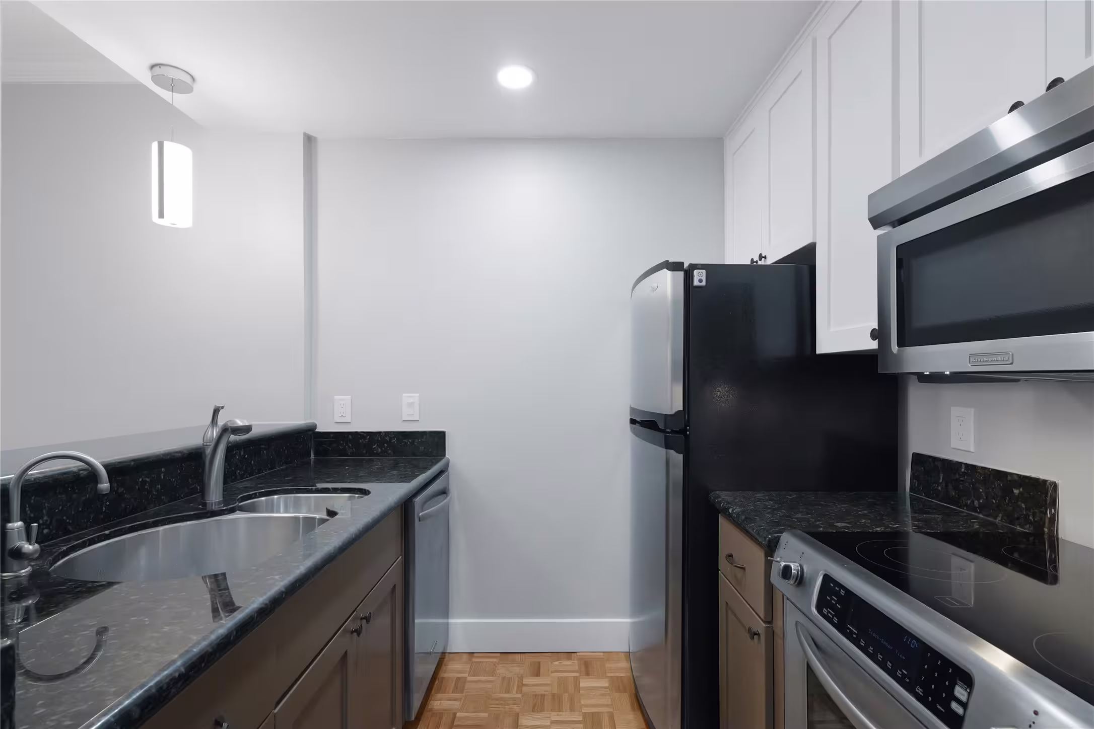 Photo 6 of 7929 Woodway Drive 4, Houston, TX