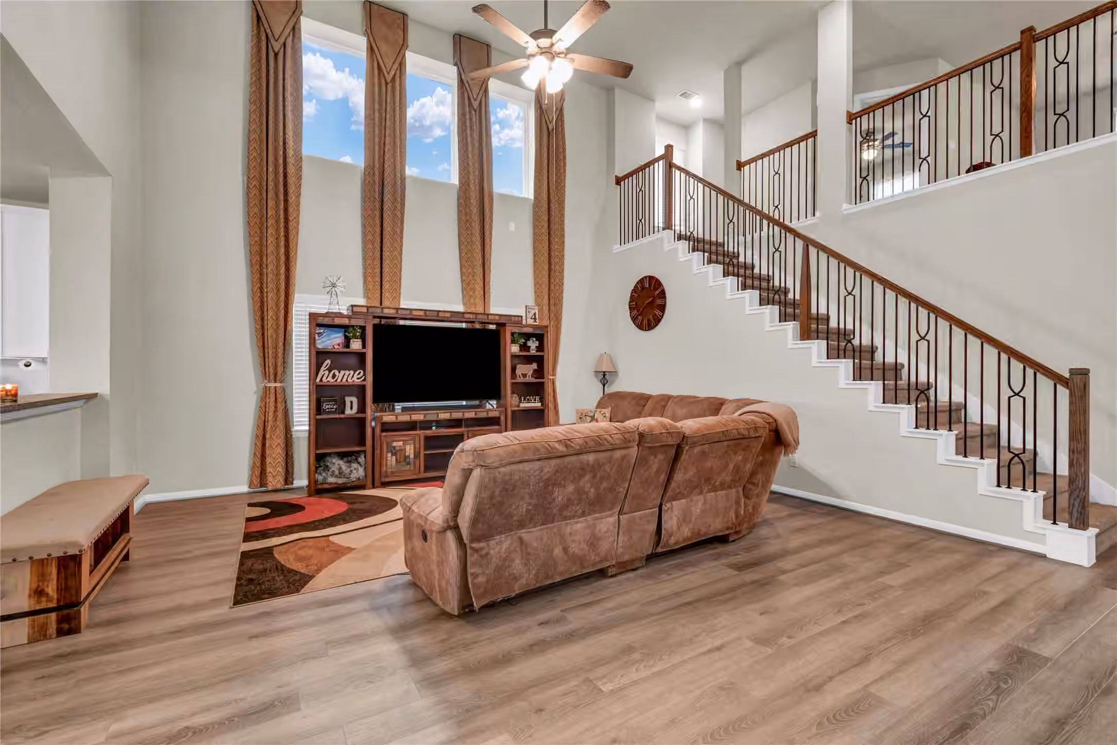 Photo 3 of 2423 Ridgewood Drive, West Columbia, TX