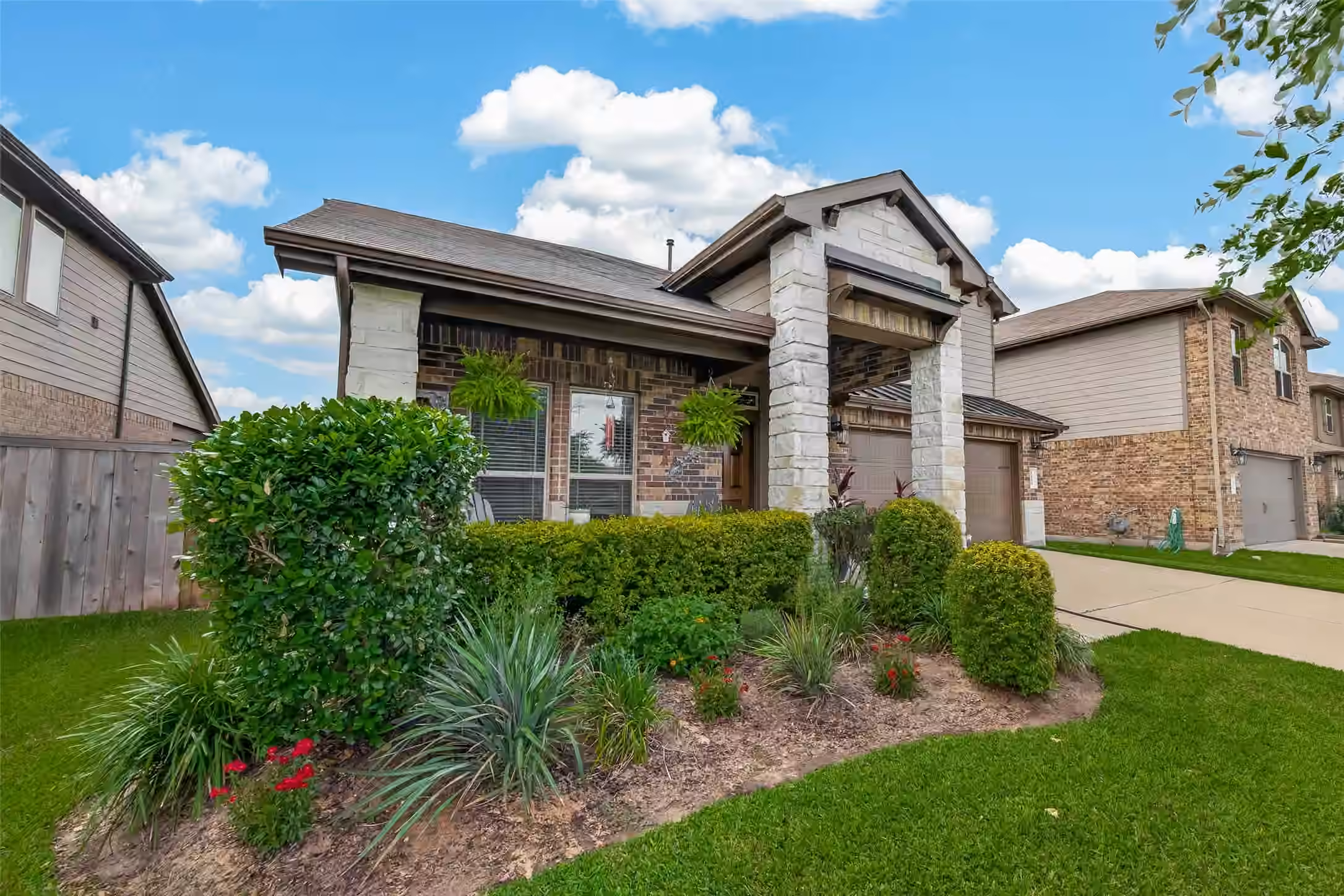 Photo 2 of 5627 Pleasant Falls Drive, Richmond, TX