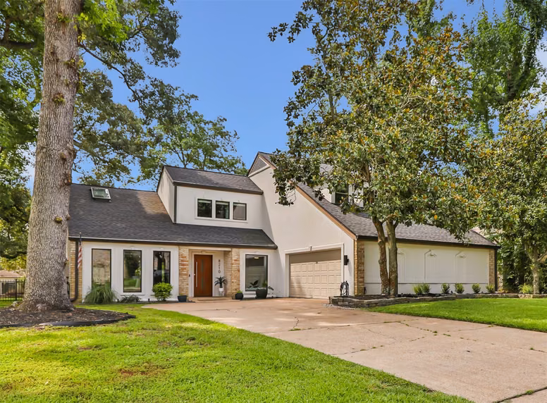 Photo of 8210 Magnolia Glen Drive, Humble, TX 77346