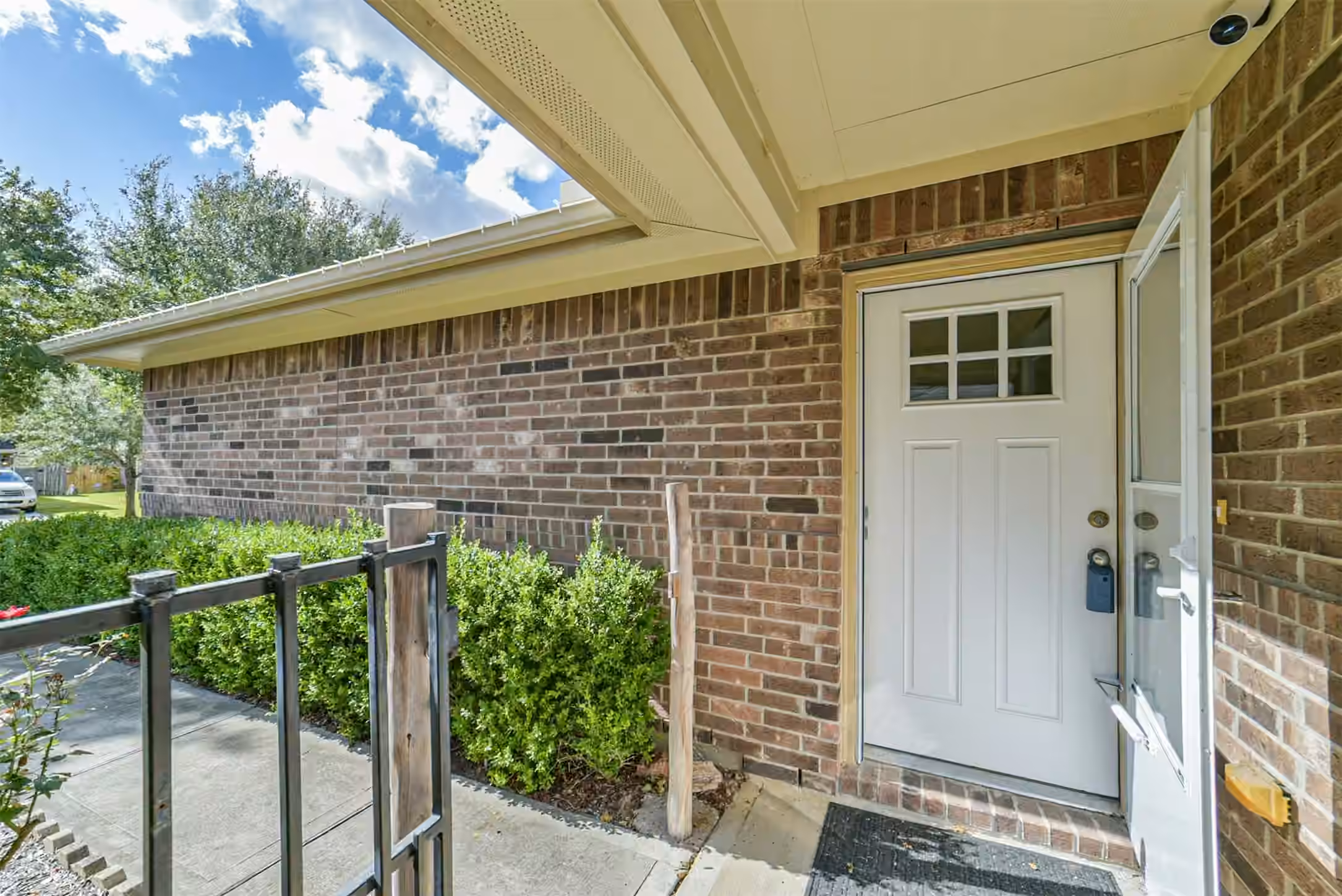 Photo 4 of 1609 Peach Dale Court, Conroe, TX