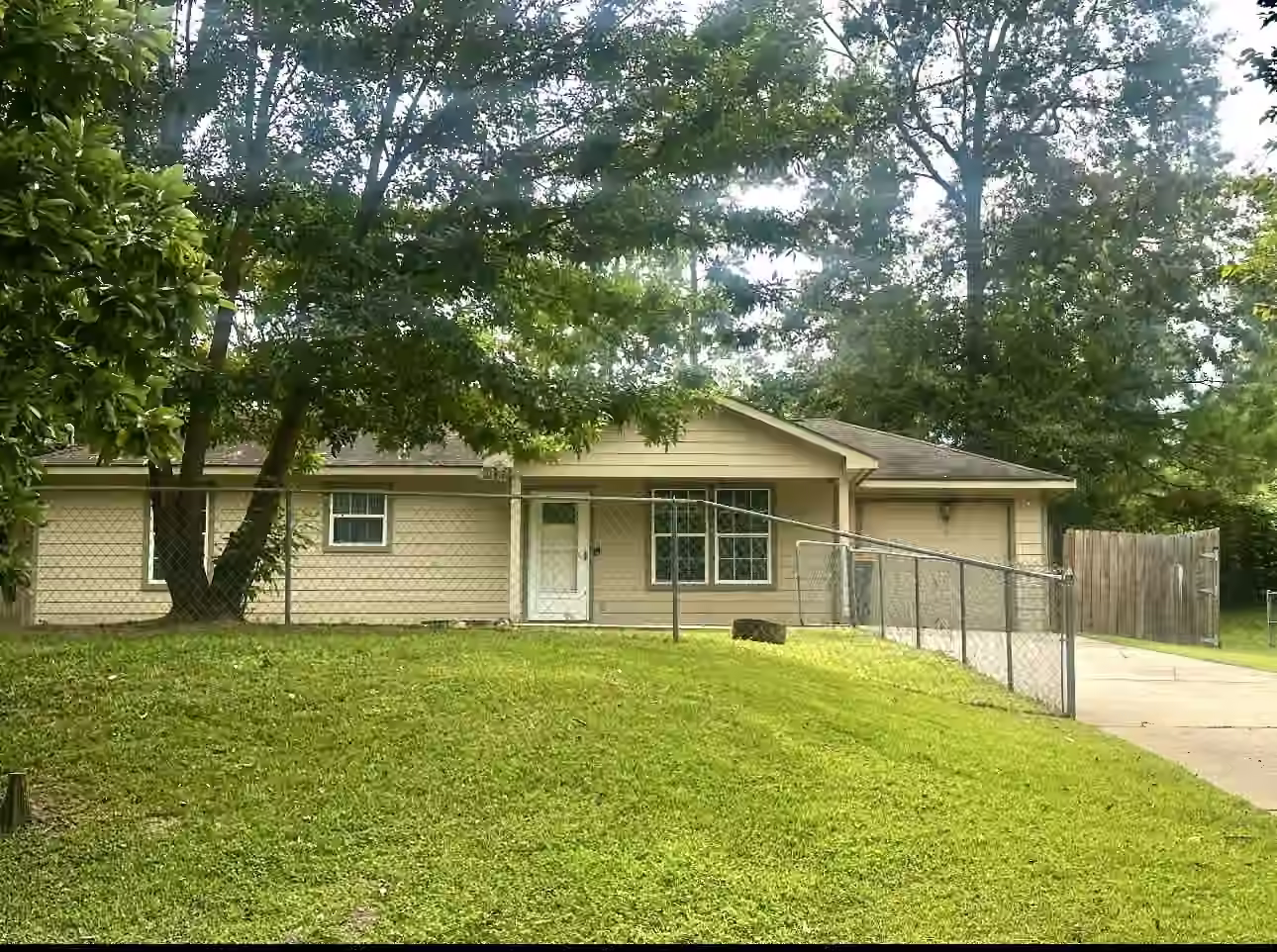 Photo of 12421 Royal Springs, Conroe, TX 77303-2677