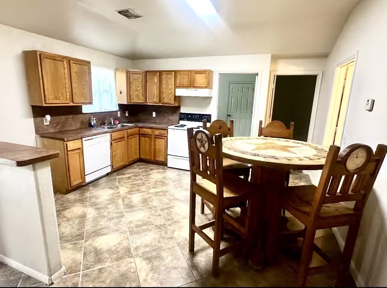 Photo 4 of 12421 Royal Springs, Conroe, TX