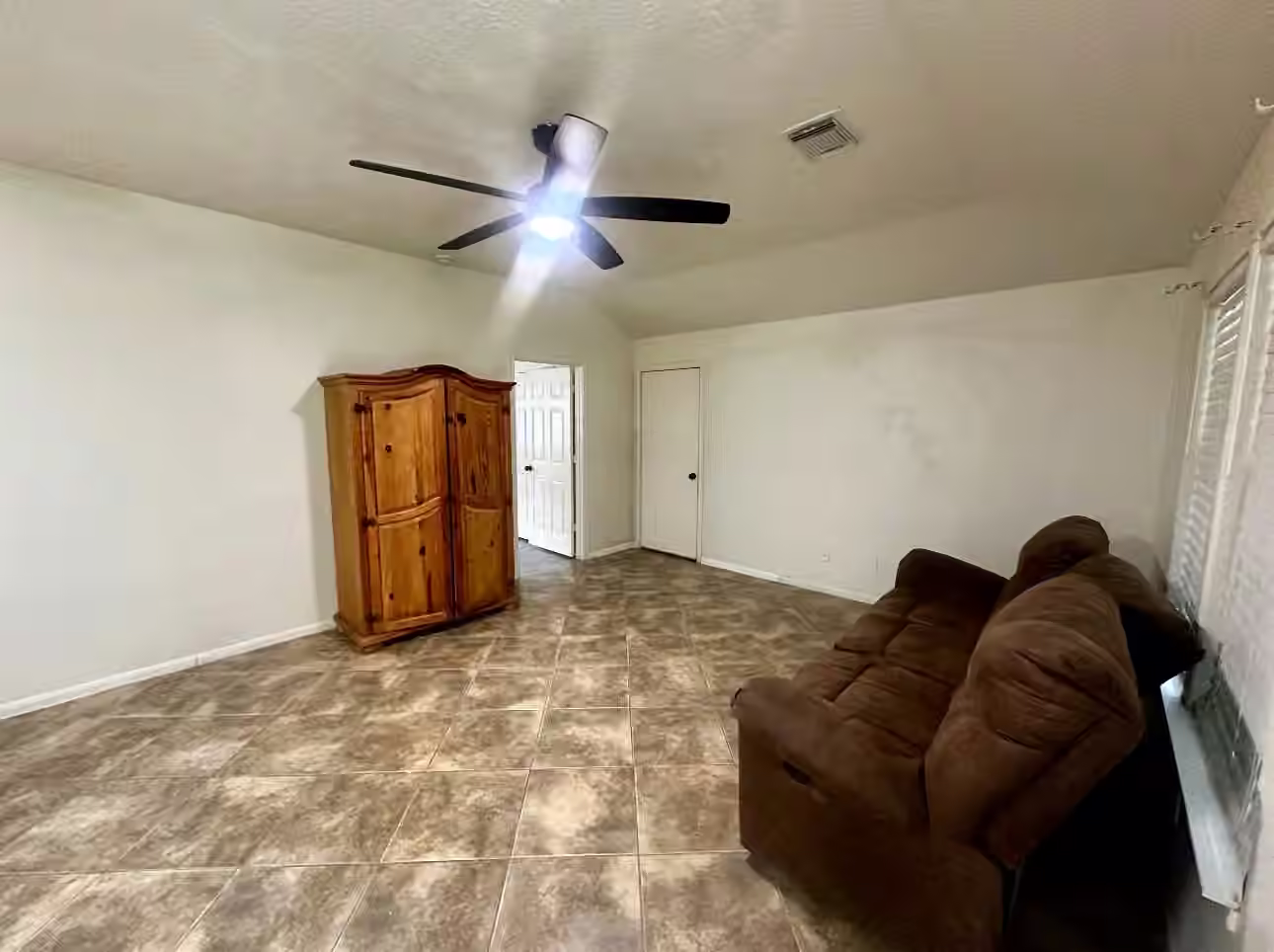 Photo 7 of 12421 Royal Springs, Conroe, TX