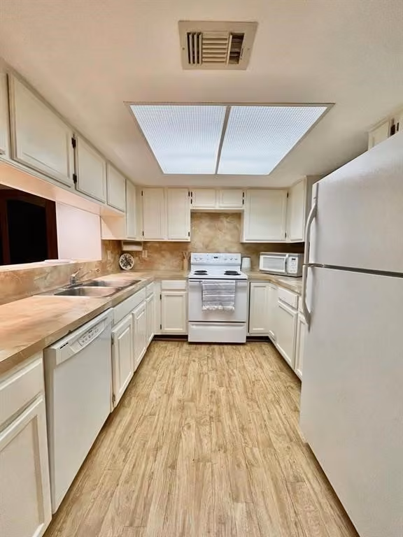 Photo 4 of 14777 Wunderlich Drive 1106, Houston, TX
