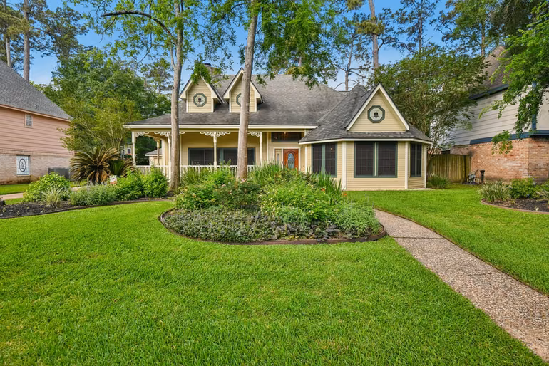 Photo of 17703 Oaksham Lane, Spring, TX